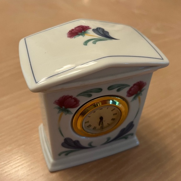 Vintage Lenox Poppies on Blue porcelain clock - Picture 4 of 6